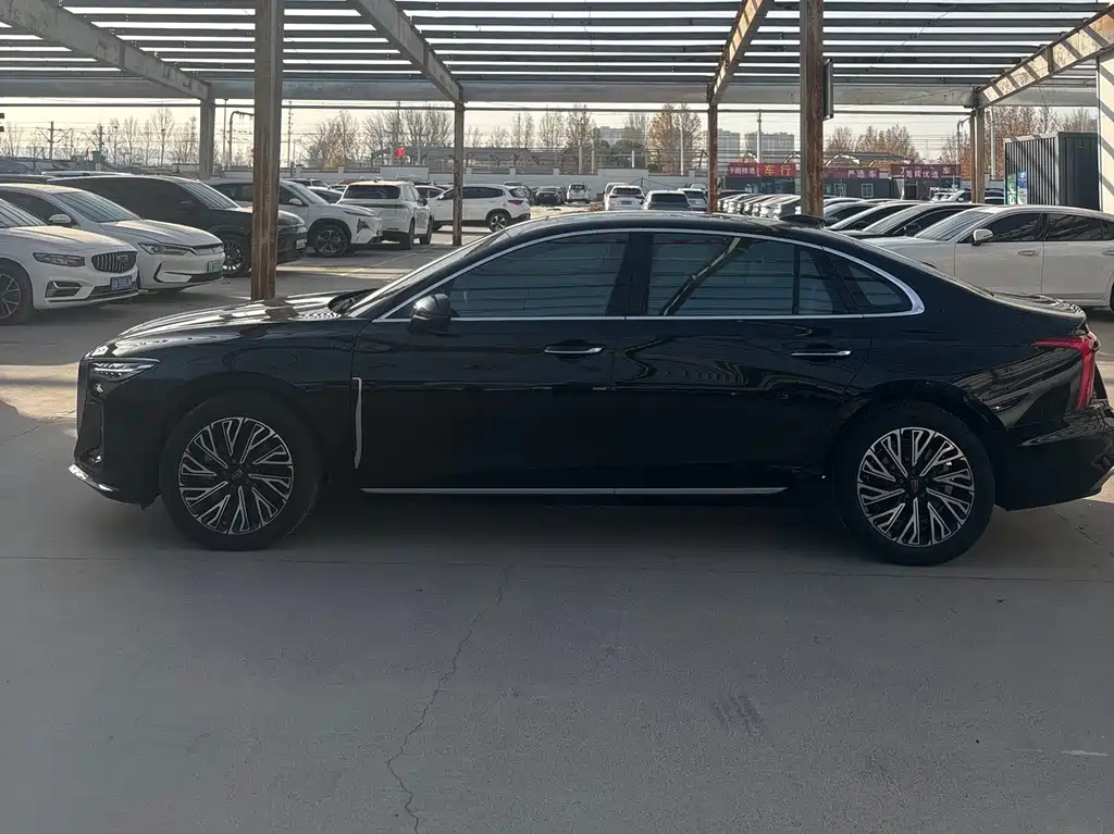 Hongqi H5 2025 2.0T AT