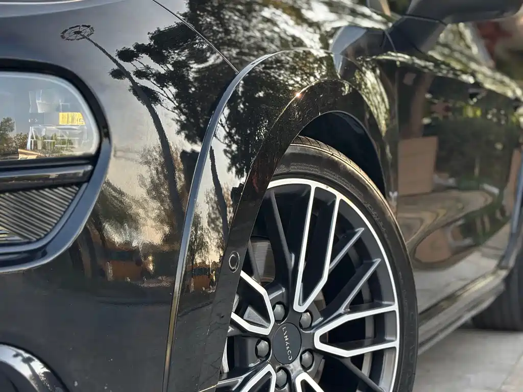 LYNK & CO. 02 HATCHBACK