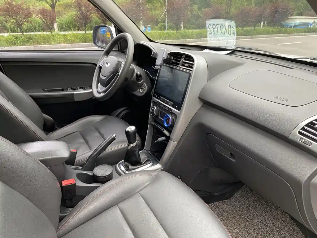Chery Tiggo 3 3 2015 1.6L MT Sport