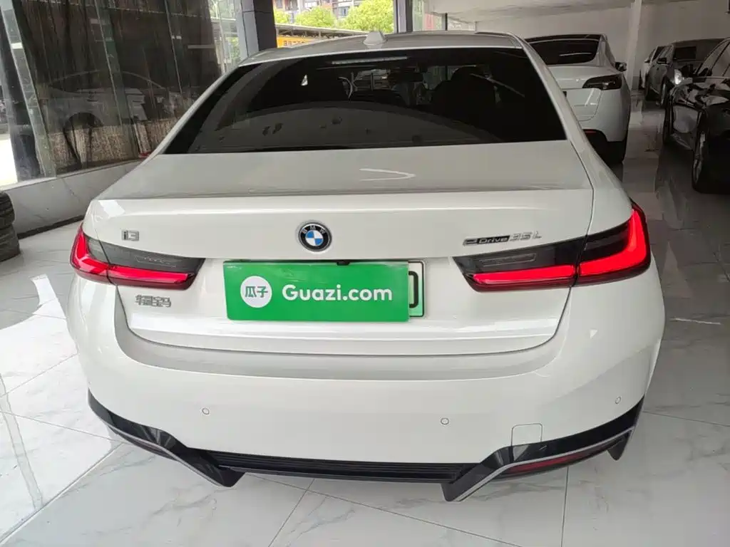 BMW i3 2025 eDrive 35 L