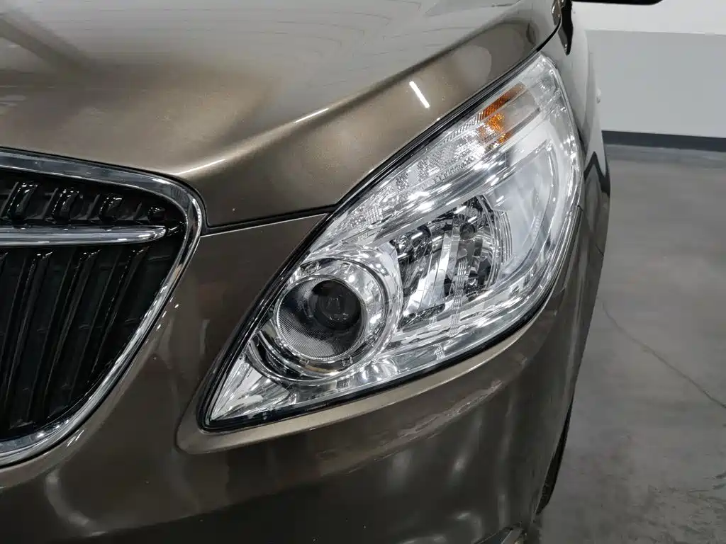 Buick GL8 — миниатюра 7