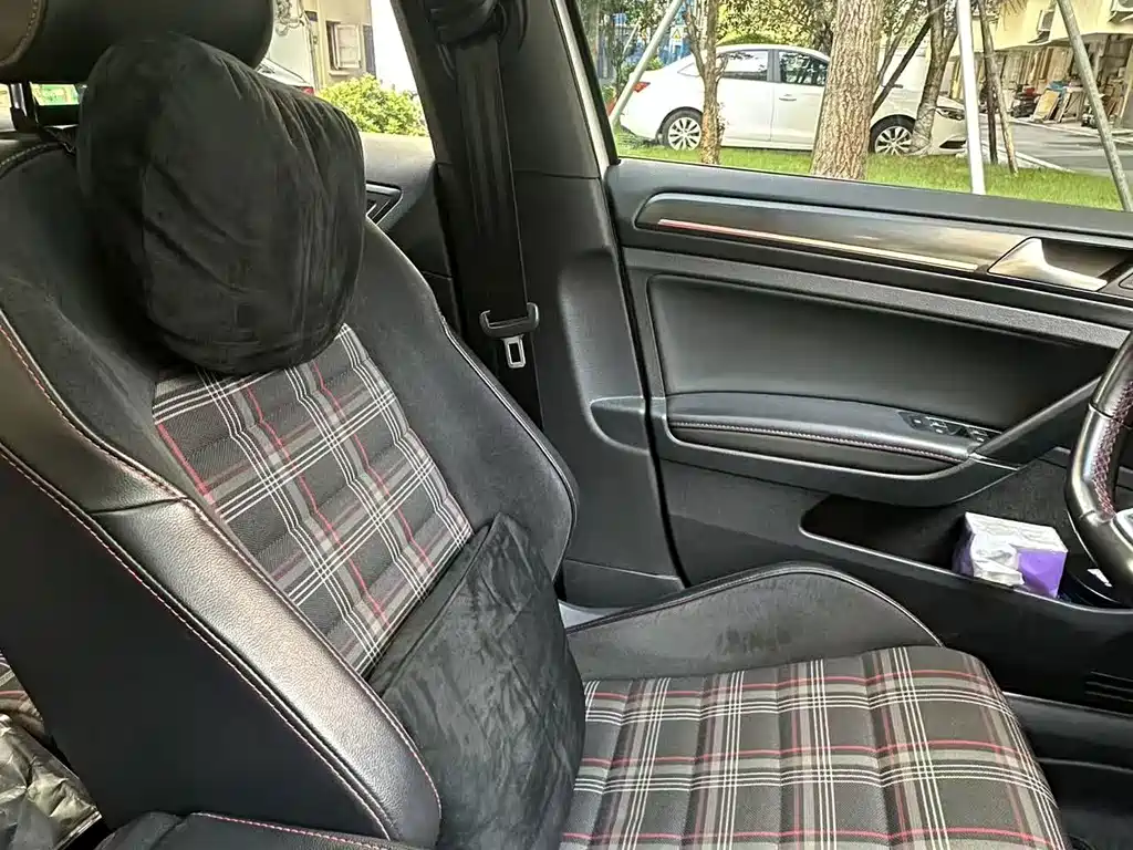 Volkswagen Golf GTI — миниатюра 5