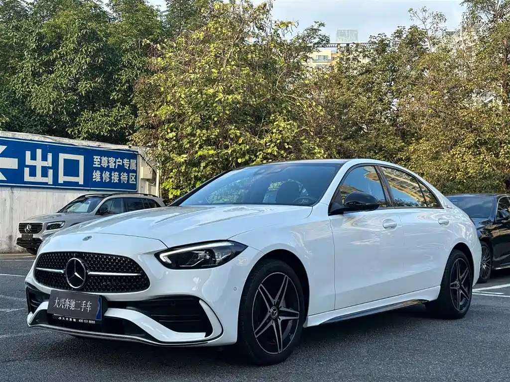 Mercedes-Benz C-Class 2024