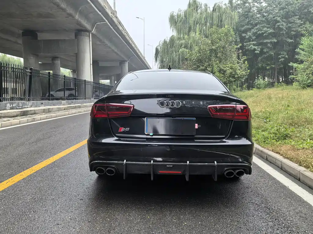 AUDI S6