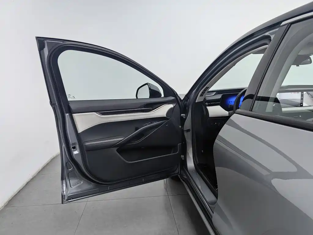 Ford Mondeo — миниатюра 8