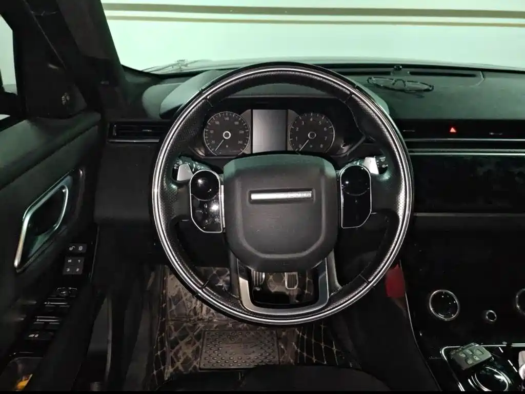 Land Rover Velar — миниатюра 13