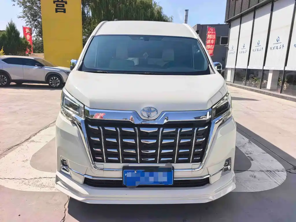 Toyota Hiace — миниатюра 2