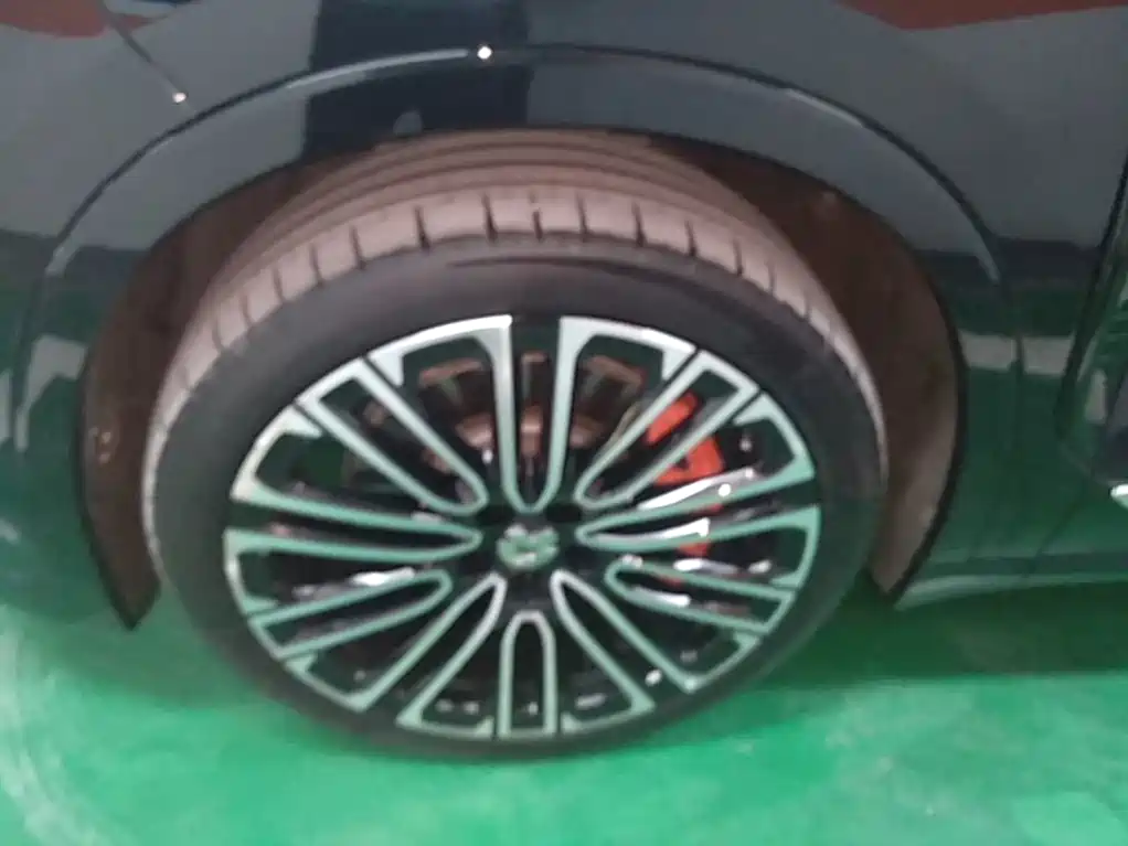 NIO ES8 — миниатюра 23