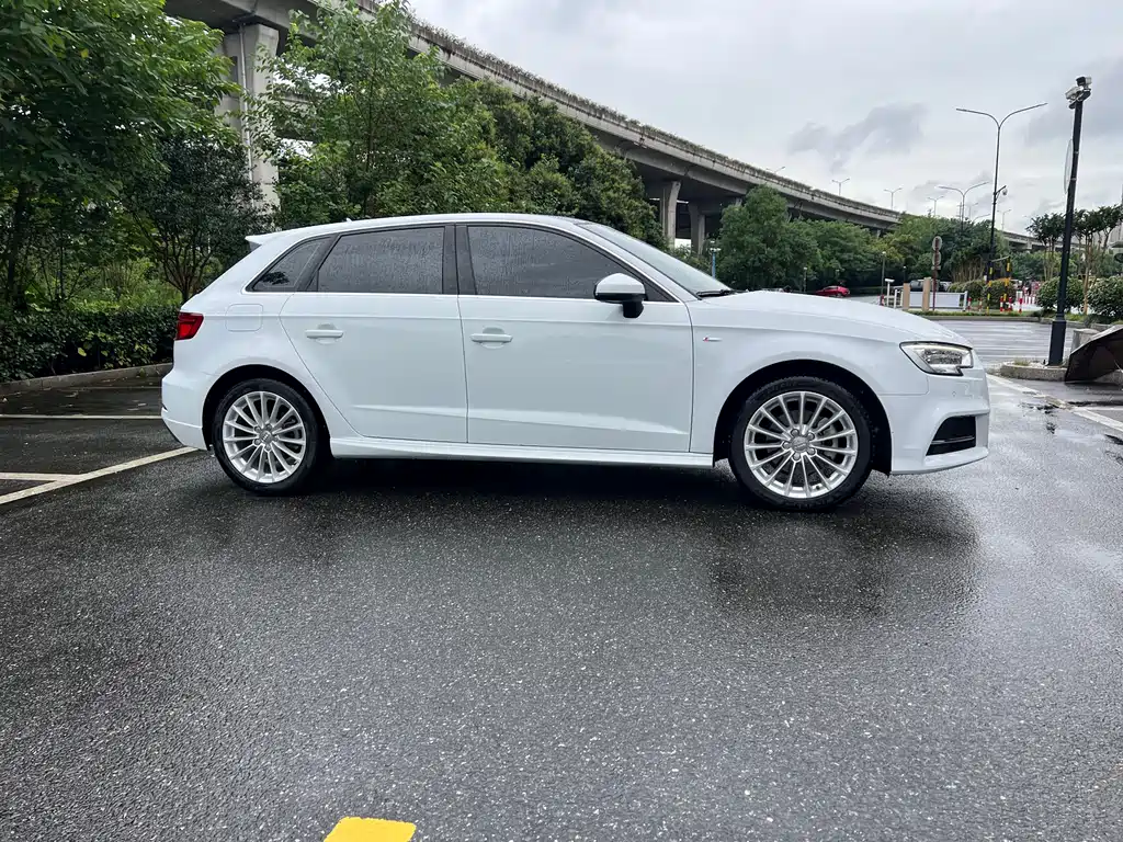 Audi A3 2018 30 Sportback 35 TFSI Fashion
