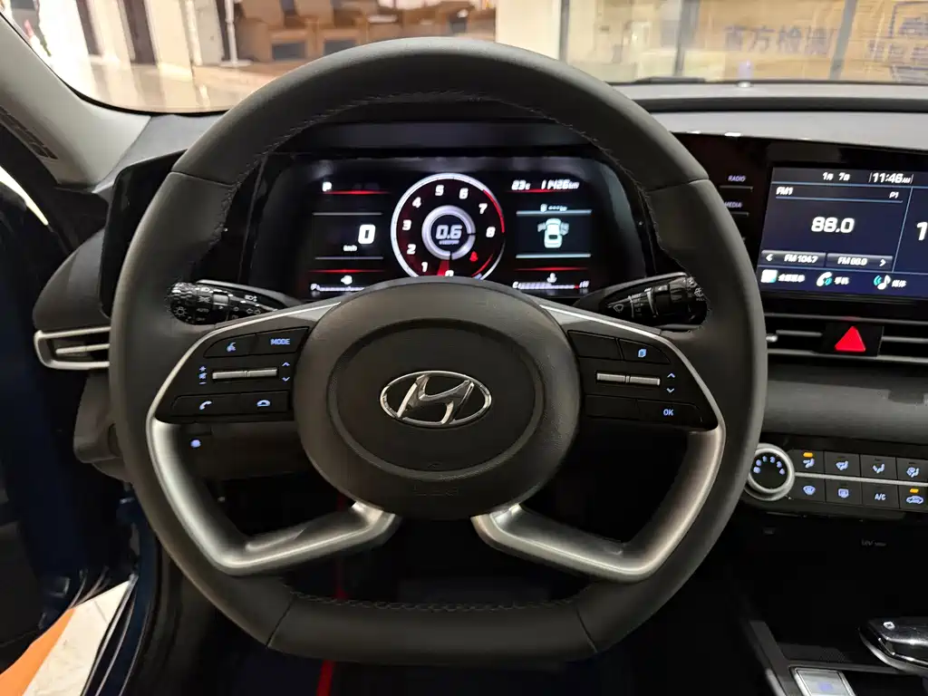 Hyundai Elantra — миниатюра 14