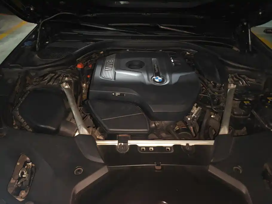 BMW 5 Series — миниатюра 10