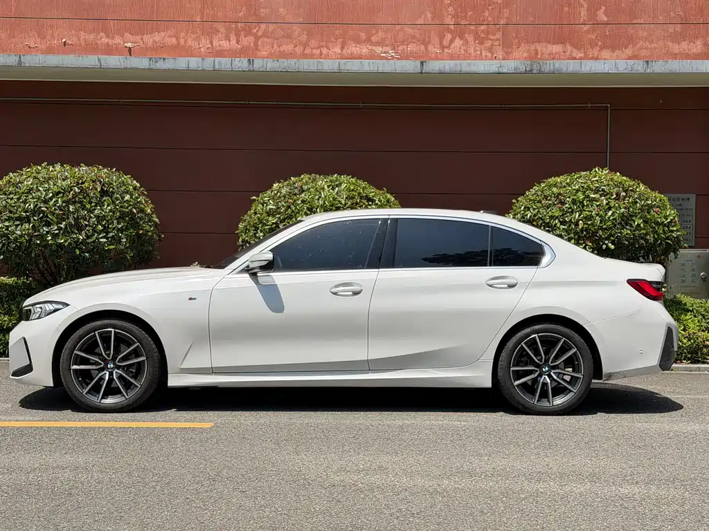 BMW 3 Series — миниатюра 12