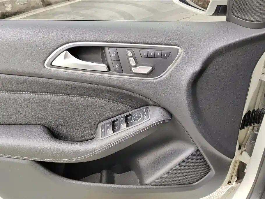 Mercedes-Benz B-Class B 2018 B 200 Fashion