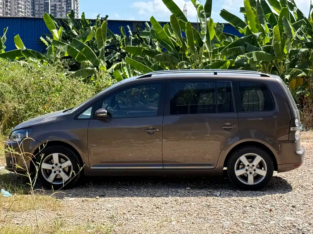 Volkswagen Touran — миниатюра 4