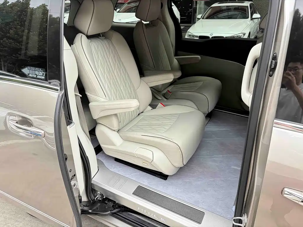 Buick GL8 — миниатюра 14