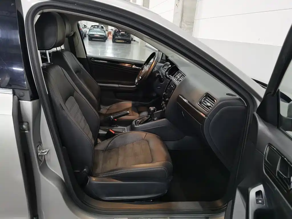Volkswagen Sagitar — миниатюра 23