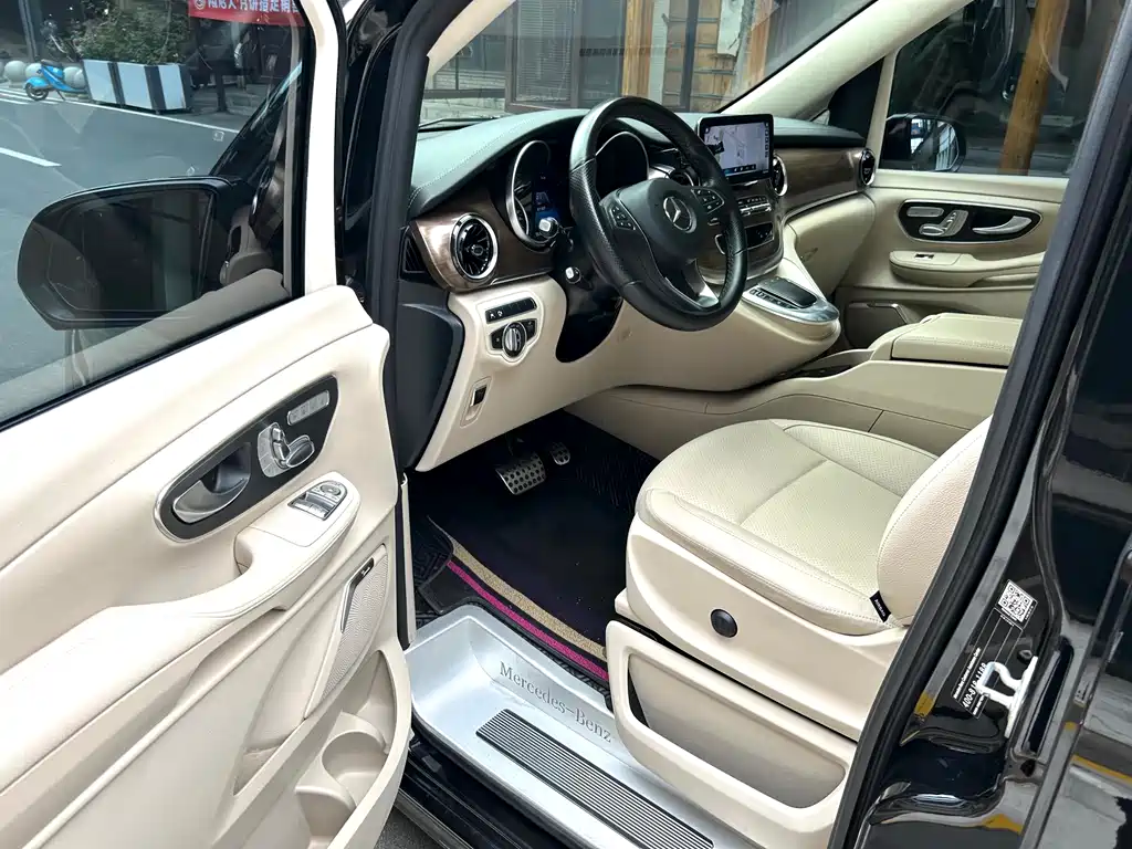 MERCEDES-BENZ V CLASS