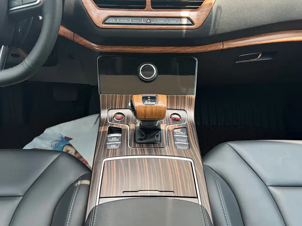 Hongqi H5 2020 1.8T AT