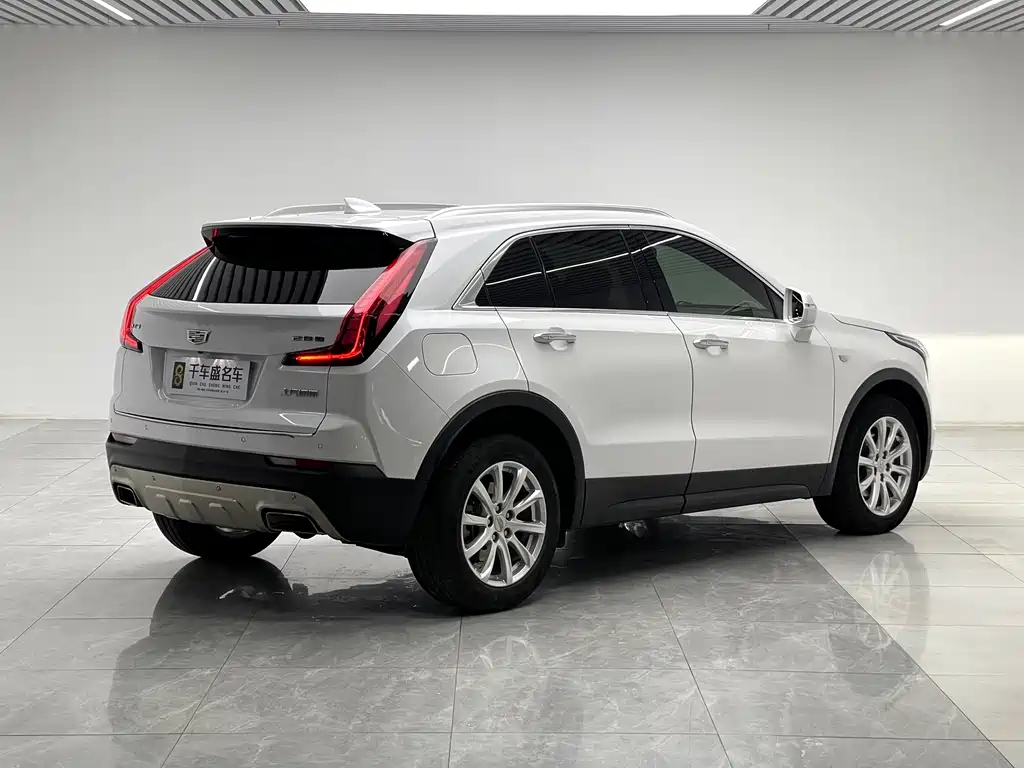 Cadillac XT4 2022 28T