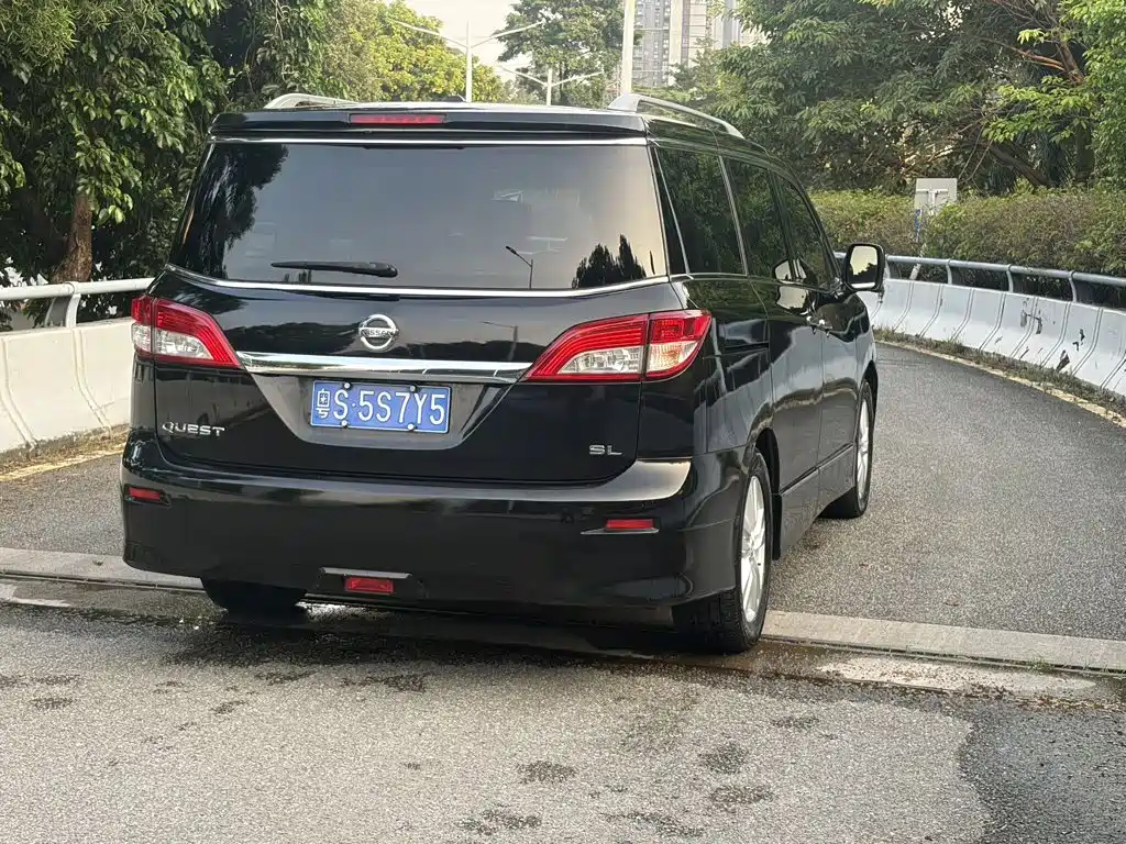 Nissan Quest — миниатюра 4