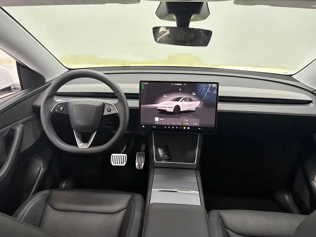 Tesla Model Y — миниатюра 11
