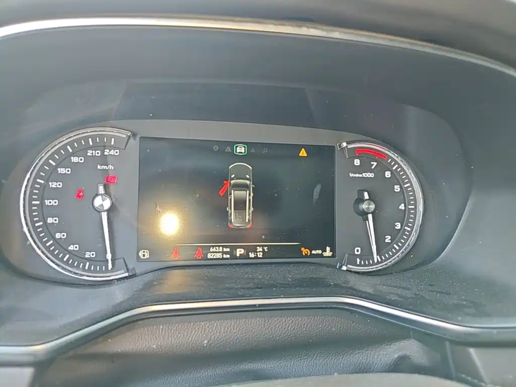 Roewe RX8 — миниатюра 12