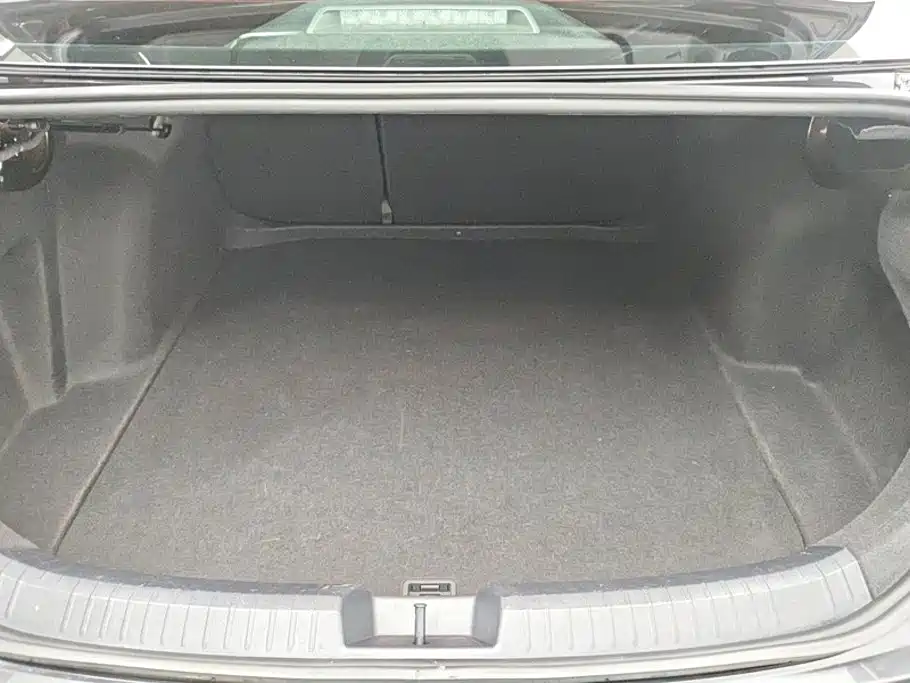 Volkswagen Sagitar — миниатюра 4