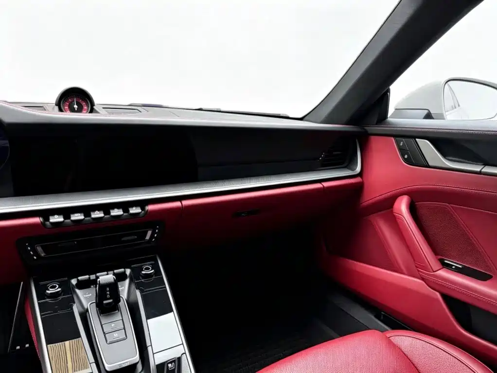 Porsche 911 2023 Carrera 3.0T