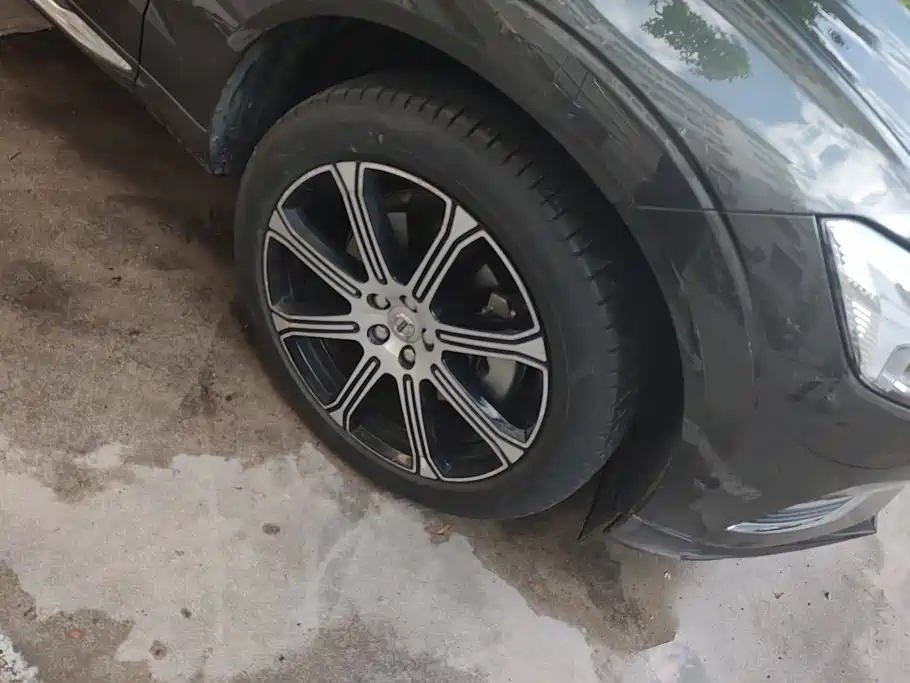 Volvo XC60 PHEV — миниатюра 6