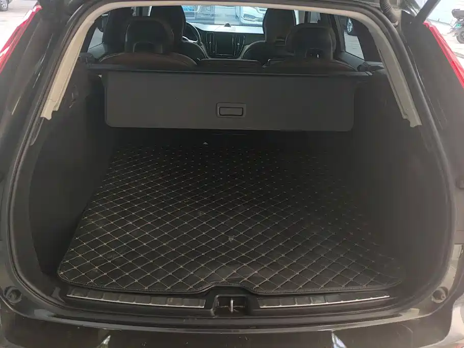 Volvo XC60 PHEV — миниатюра 4