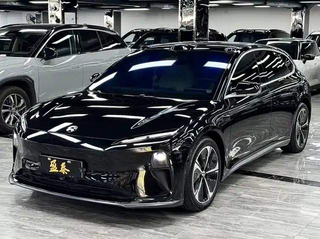 NIO NIO ET5T 2025