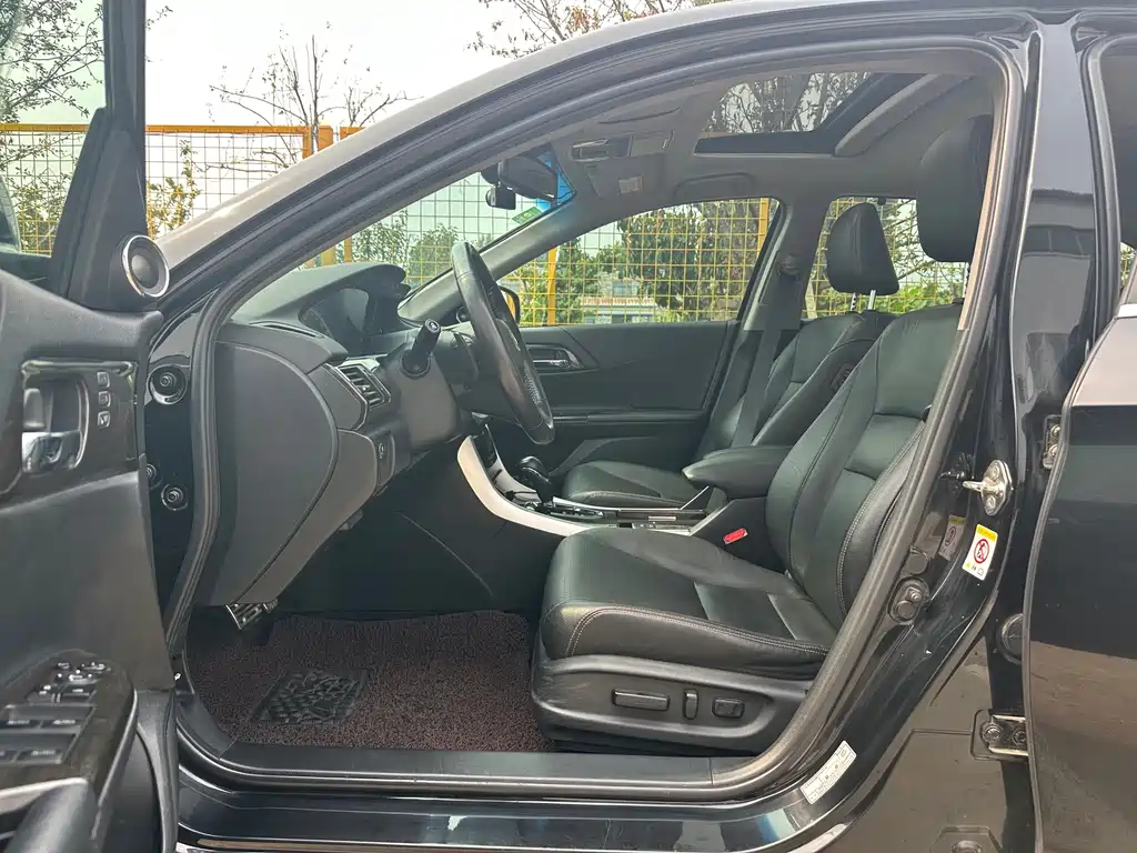 Honda Accord 2014 3.0L VTI Luxury