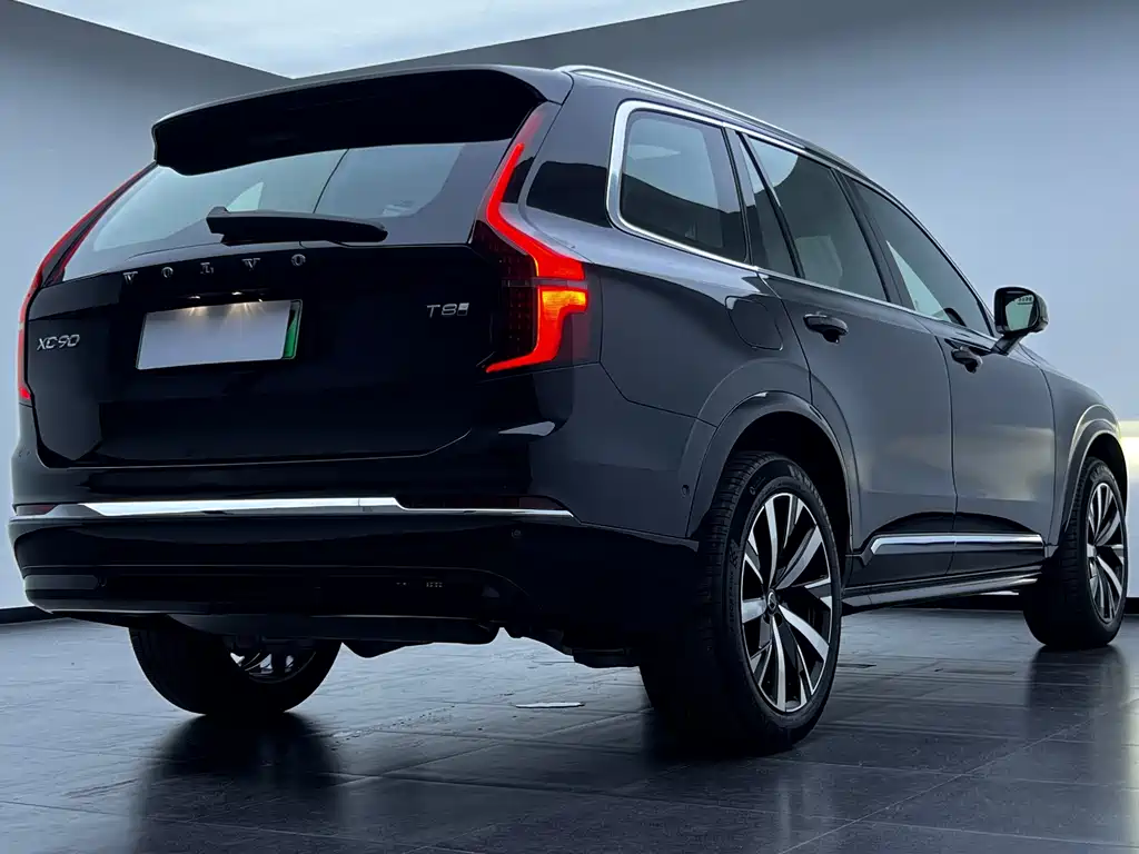 Volvo XC90 PHEV — миниатюра 10