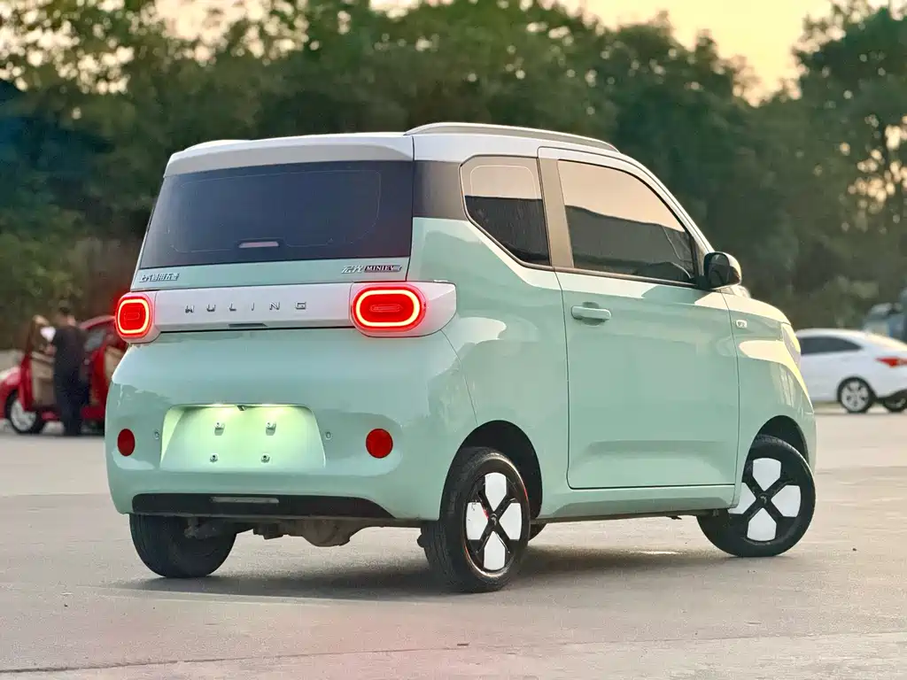 Wuling MINIEV — миниатюра 4