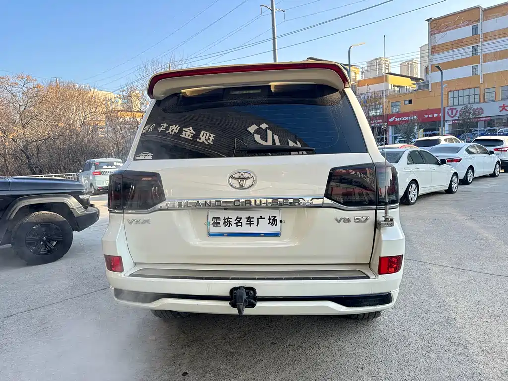 Toyota Land Cruiser 2011 5.7L AT