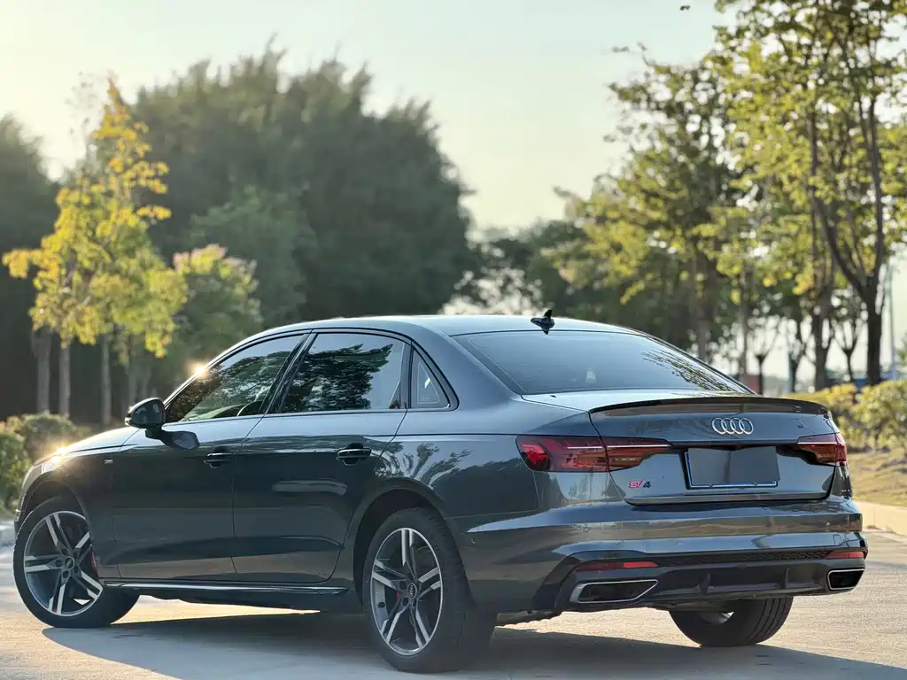 Audi A4L — миниатюра 4