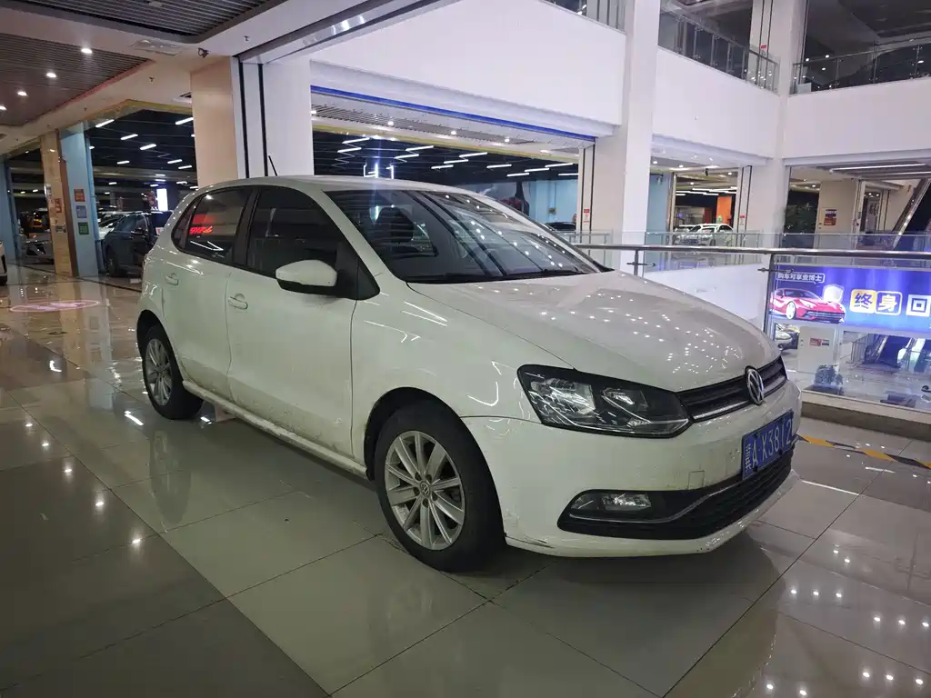 Volkswagen Polo 2014 1.6L MT Comfort