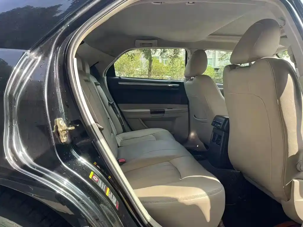 Chrysler 300C 2007 2.7L