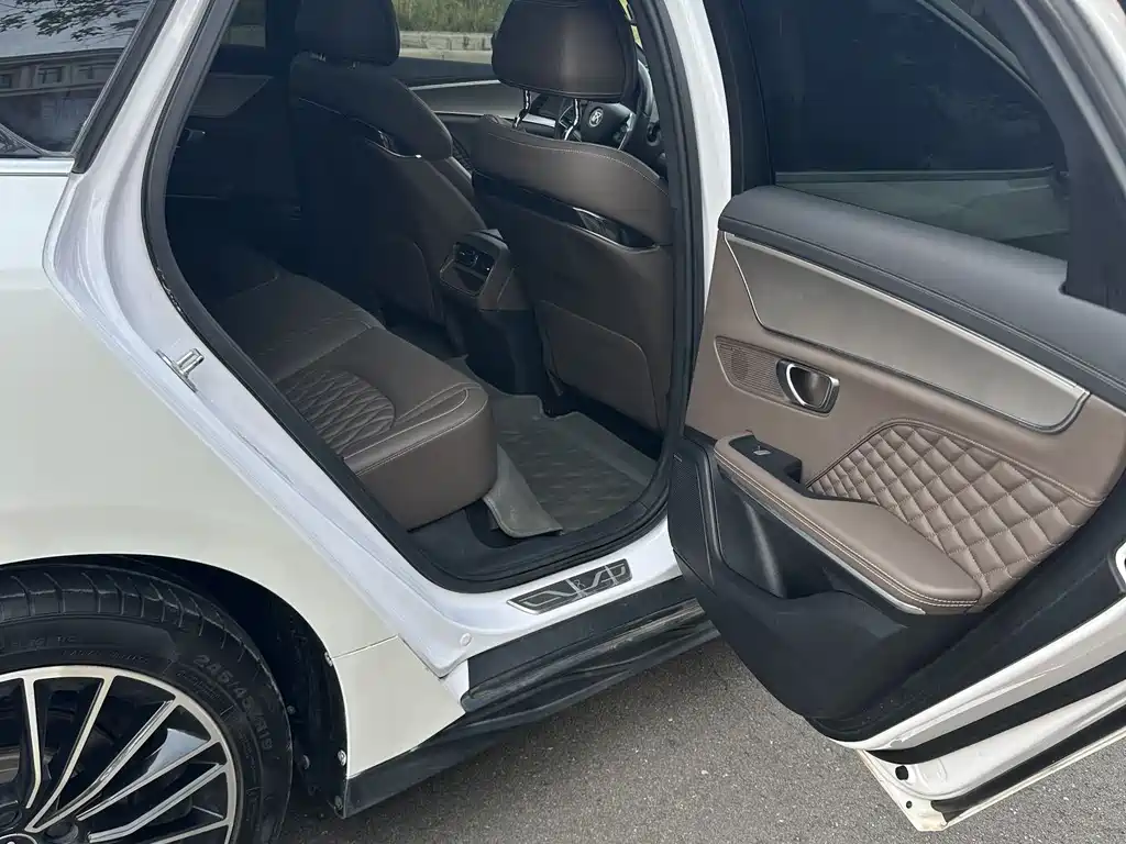 BYD Han 2022 DM-i 121KM Premium