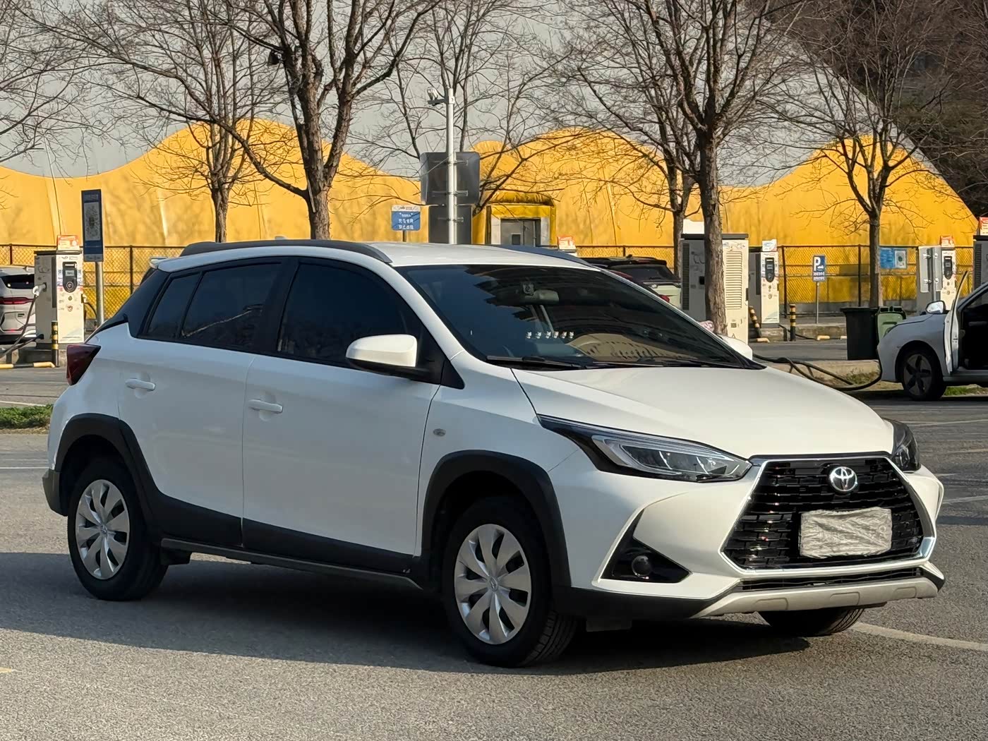 Toyota YARiS L Zhi Xuan 1.5 л 2022 г. Белый, пробег 39000 км