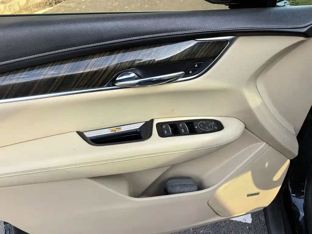Cadillac XT5 — миниатюра 6
