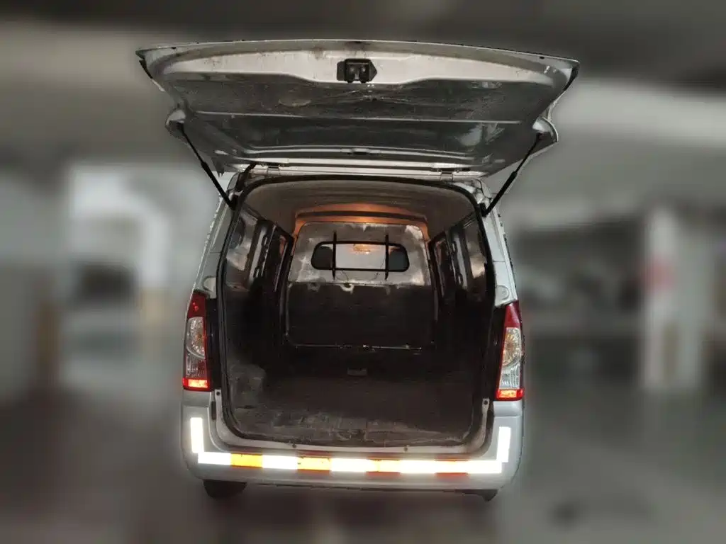 Wuling Rongguang S — миниатюра 10