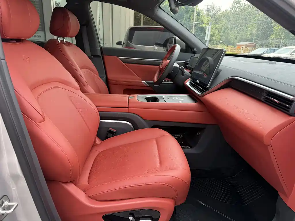 Dongfeng eπ008 2024 636Max Electric 6 мест
