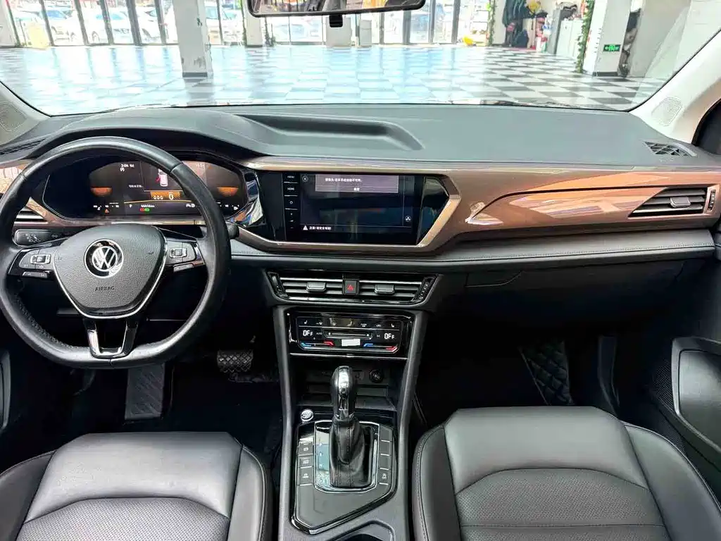 Volkswagen Tharu — миниатюра 10