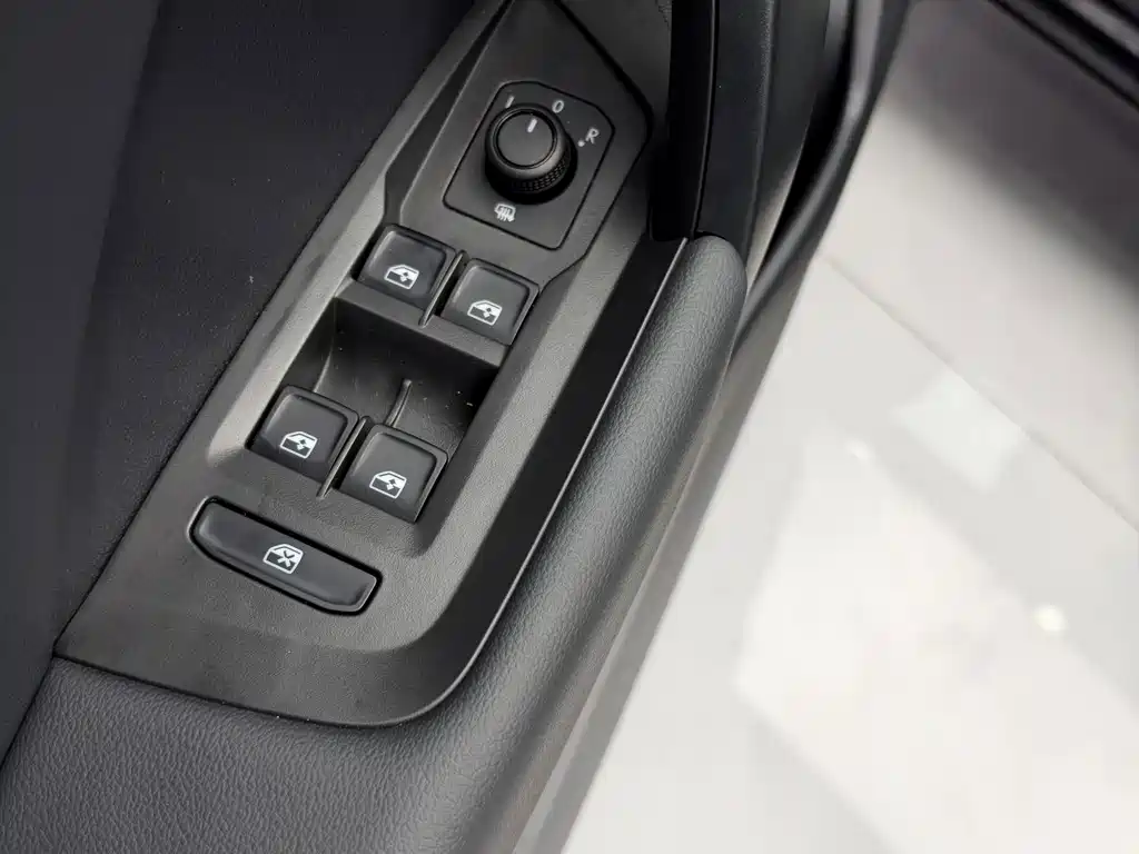 Volkswagen Tharu — миниатюра 7