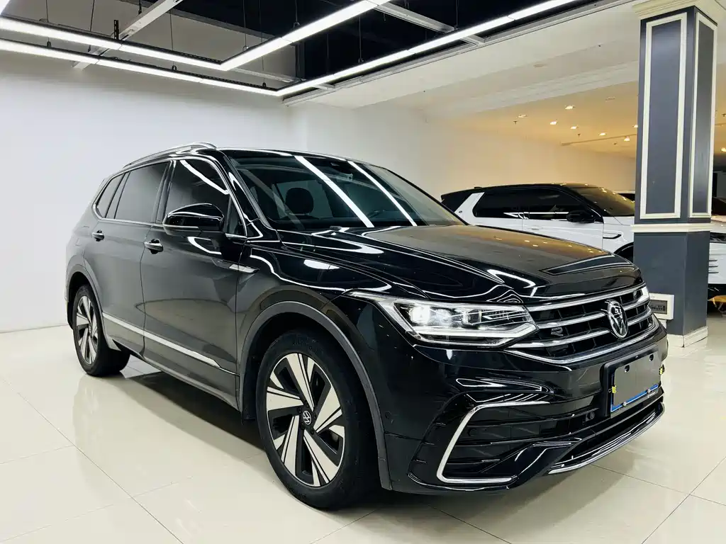 Volkswagen Tiguan L L 2023 330TSI AT R-Line
