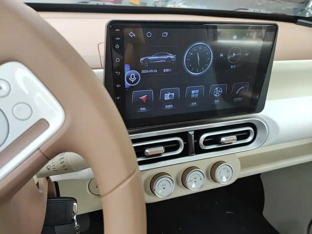 Wuling MINIEV — миниатюра 9