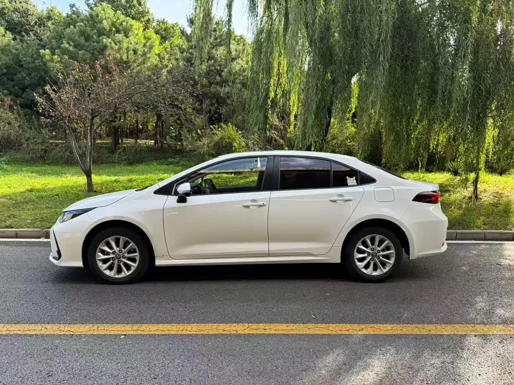 Toyota Corolla — миниатюра 4