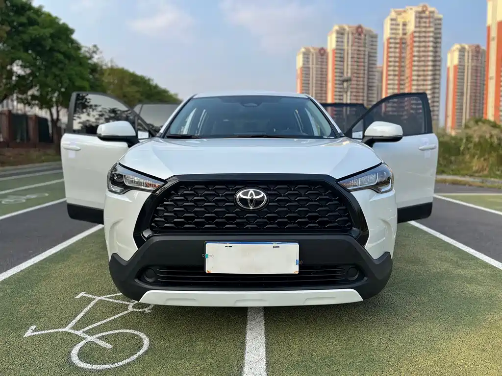 Toyota Corolla Cross — миниатюра 2