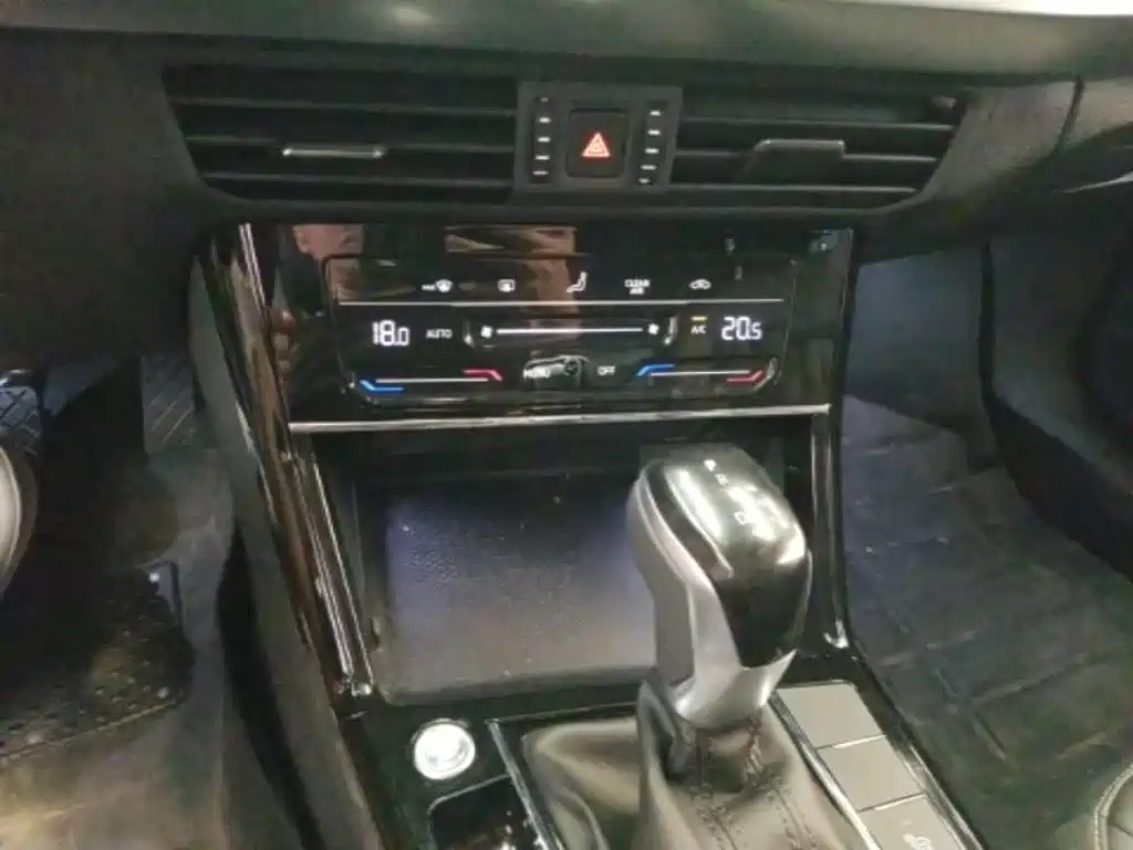 Volkswagen 帕萨特插电混动 — миниатюра 13